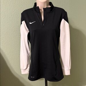 Nike Women's Black and White Quarter-Zip Sweatshirt